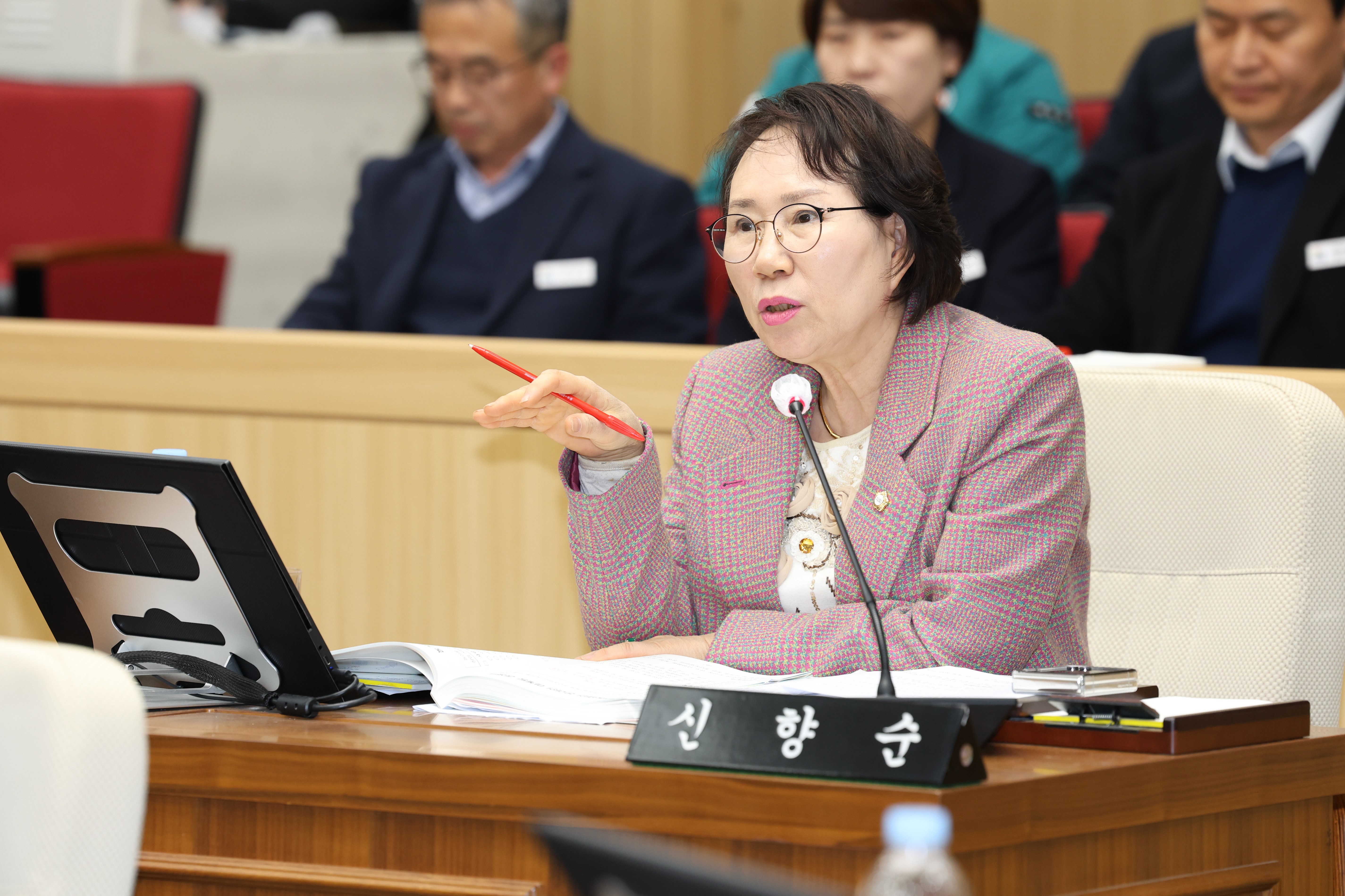 '제277회 예천군의회 임시회 제6차 본회의' 게시글의 사진(12) '2025 03 13 019  제277회 예천군의회 임시회 제6차 본회의.JPG'