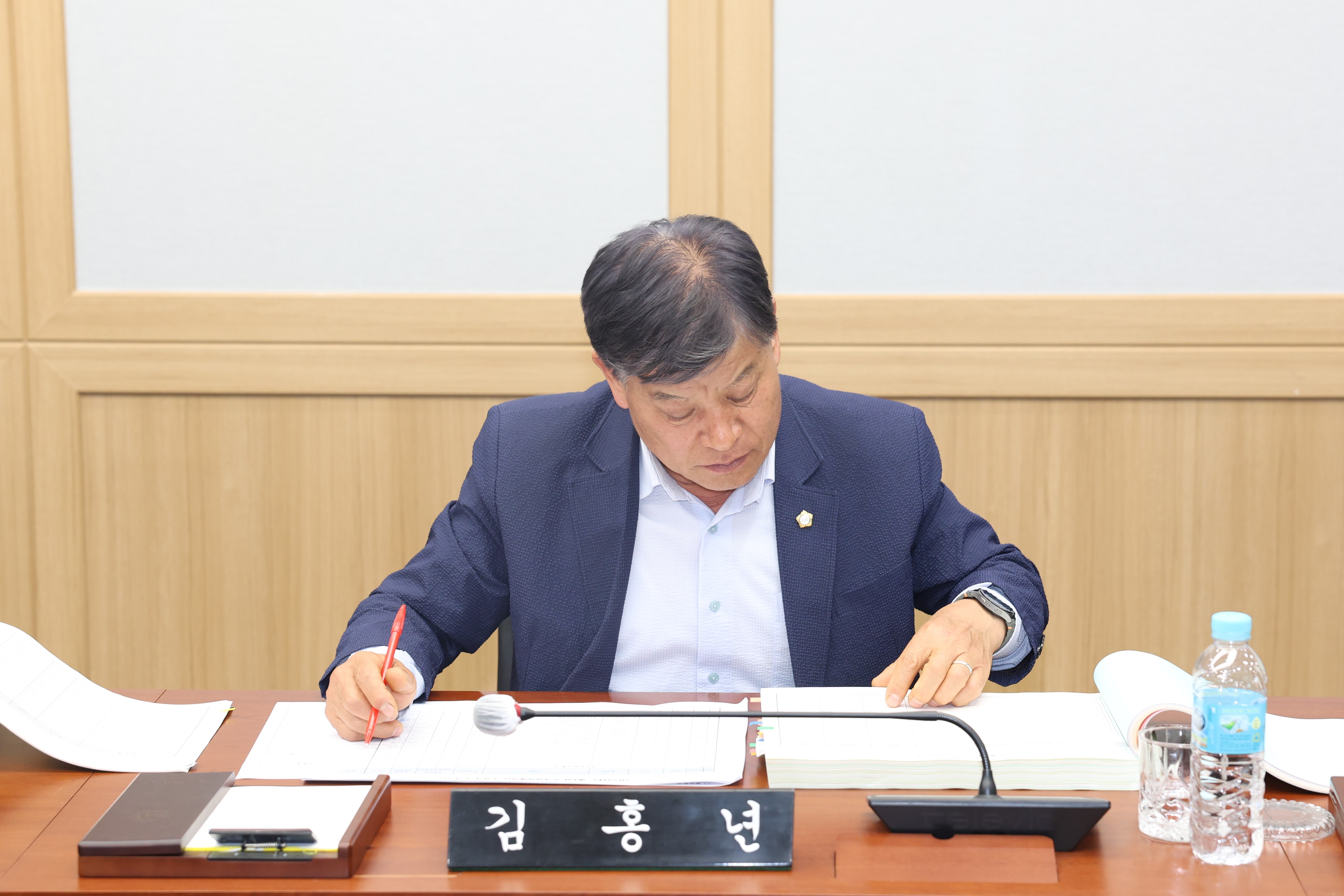 '제278회 예천군의회 임시회 제3차 예산결산특별위원회' 게시글의 사진(8) '2025 5 26 계수조정 (7).JPG'