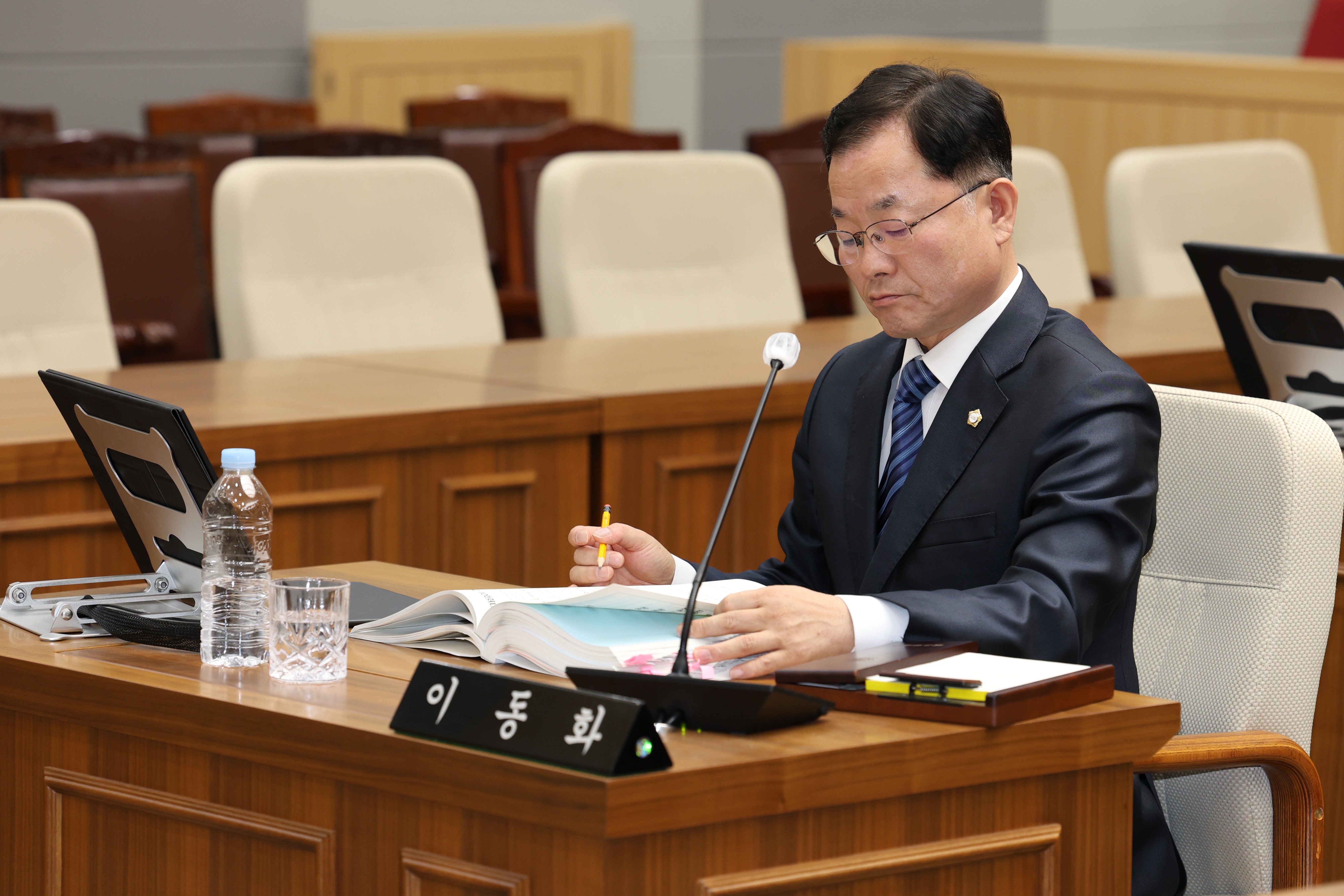 '제277회 예천군의회 임시회 제6차 본회의' 게시글의 사진(13) '2025 03 13 012 제277회 예천군의회 임시회 제6차 본회의.JPG'