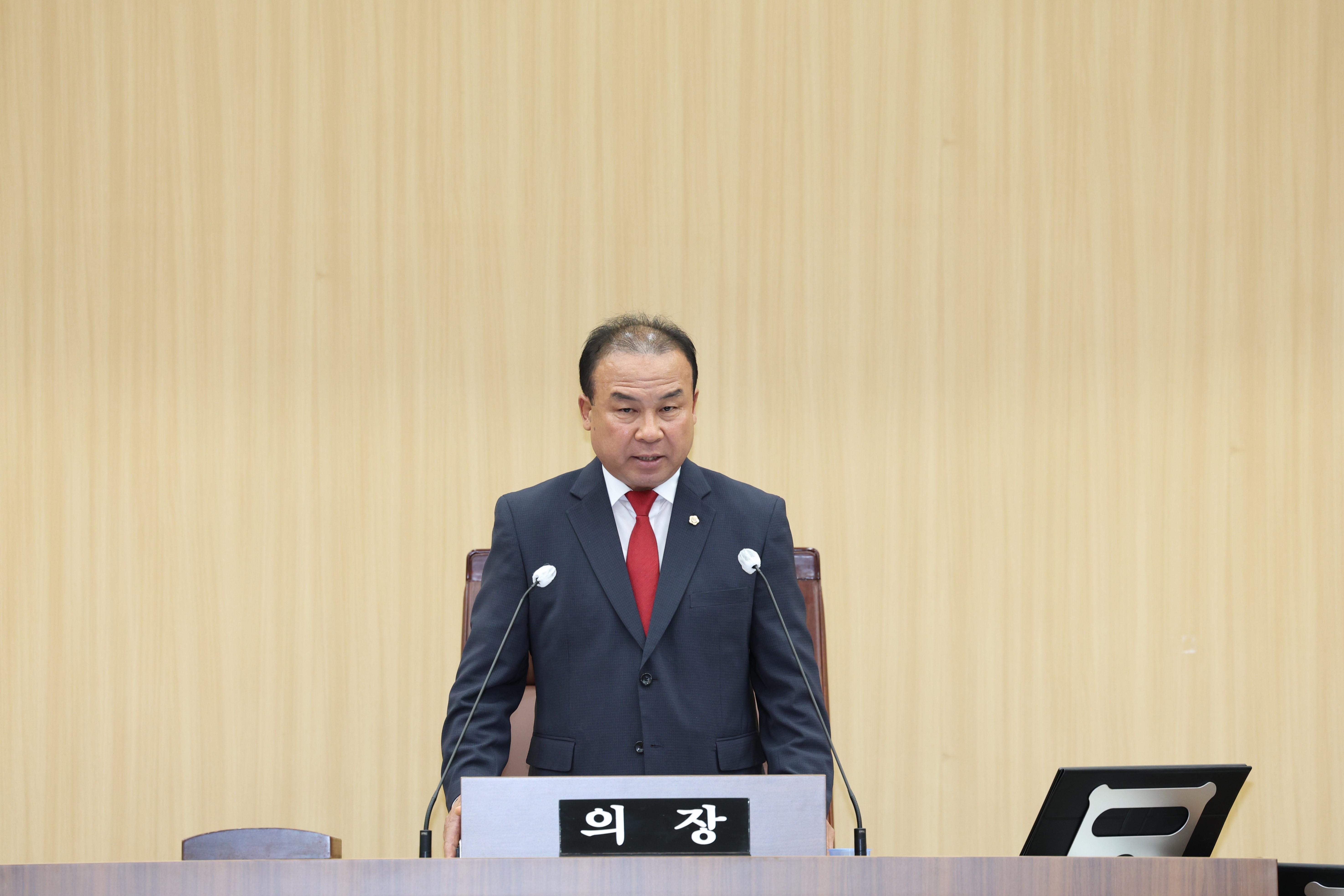 '제272회 예천군의회 제1차 정례회 제1차 본회의' 게시글의 사진(3) '2024 06 10 005 제272회 예천군의회 제1차 정례회 제1차 본회의.JPG'